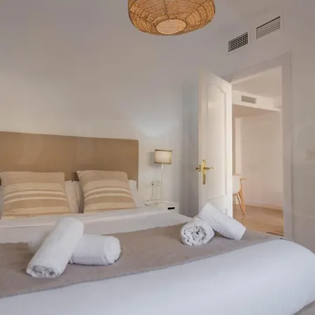 Peaceful & Bright With Patio - Center Appartamento