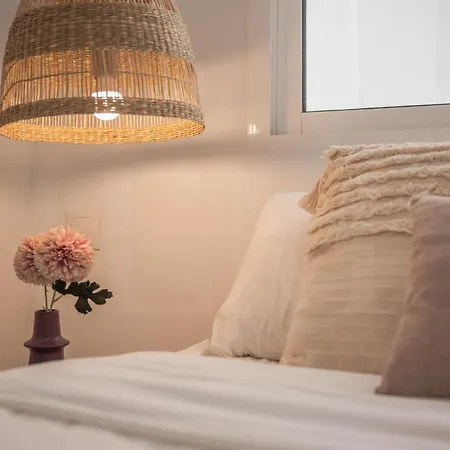 Apartment Peaceful & Bright With Patio - Center Malaga