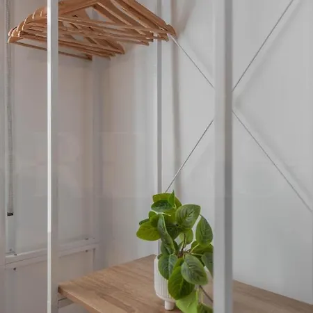 Apartment Peaceful & Bright With Patio - Center Malaga