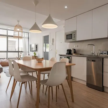 Peaceful & Bright With Patio - Center Malaga